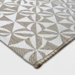Cameo Outdoor Rug Gray/White - Opalhouse